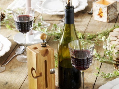 Bien s’équiper pour le vin : notre guide des accessoires
